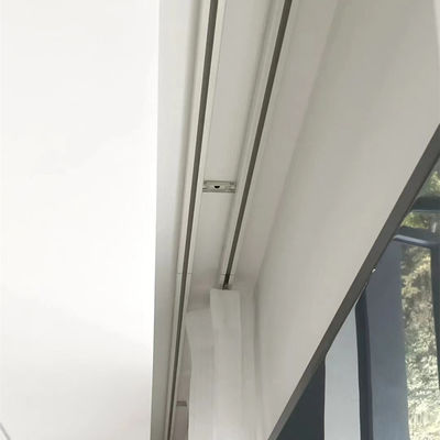 Moteur motorisé en aluminium se pliant ondulé silencieux de WifiTuya de voie de rideau en Smart Home pour la chambre à coucher