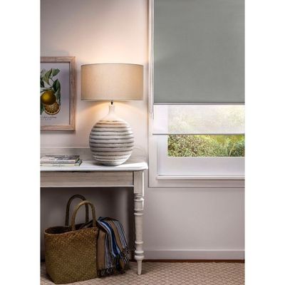 Le tissu manuel Gris Day And Night Roller aveugle pour la protection de la vie privée d'intérieur