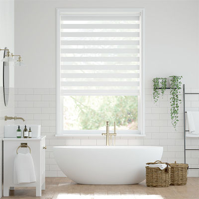Le PVC de Gris Motorized Roman Blind Curtains a stratifié le type pour le salon