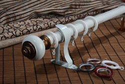 Rideau Rod en aluminium creux de luxe décoratif en montures de résine de fenêtre 28mm