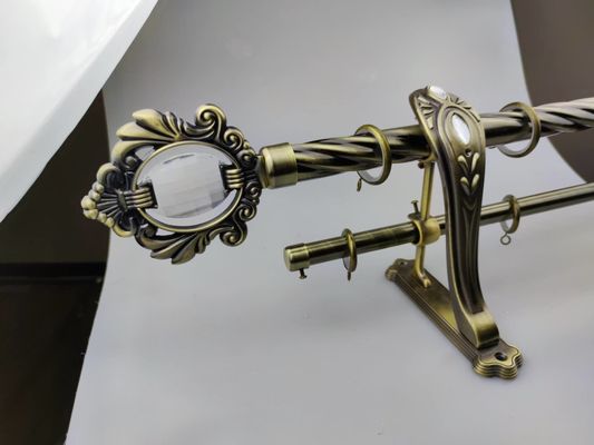Ruban réglable 25Mm de Polonais de double rideau télescopique en rail en métal 28Mm avec des parenthèses