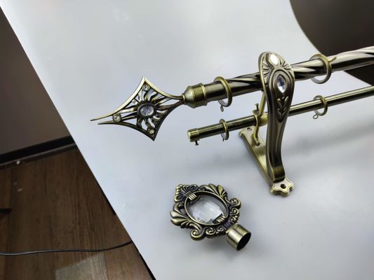 Ruban réglable 25Mm de Polonais de double rideau télescopique en rail en métal 28Mm avec des parenthèses