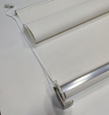 nuances de rouleau de tissu de 38mm, abat-jour en aluminium décoratifs de panne d'électricité de fenêtre de tube