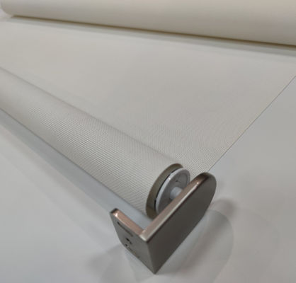 Le courant ascendant UV de protection d'abat-jour de fenêtre de rouleau de panne d'électricité de tissu a isolé l'anti charge statique