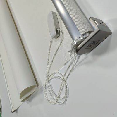 La fenêtre imperméable de bureau de tissu de panne d'électricité drape Gray Color For Indoor Decoration