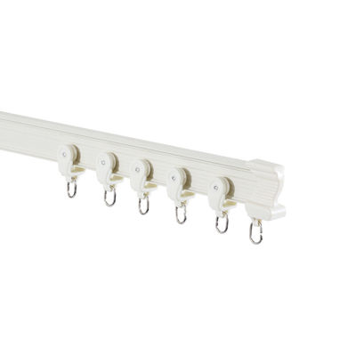 Ceilling a monté la voie en aluminium de rideau en crochet de rideau en douche avec des accessoires