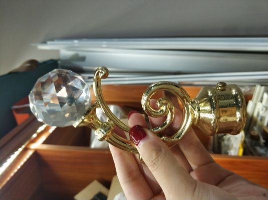 Accessoires en cristal en gros de tige de rideau en finials en métal de poteau de rideau en or pour des tiges de rideau