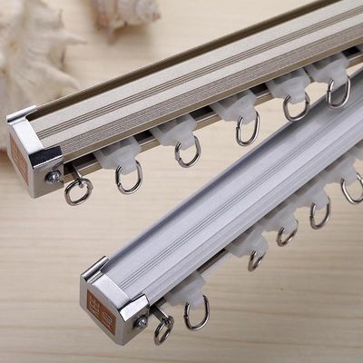 Voie silencieuse de rideau en métal en aluminium avec le style fixé au mur monté par plafond