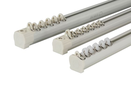 Double matériel en aluminium blanc monté par plafond de rails de rideau avec l'électrophorèse