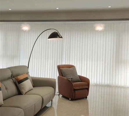 La verticale manuelle de luxe de fenêtre aveugle la taille de 89mm 127mm pour la conférence d'hôtel