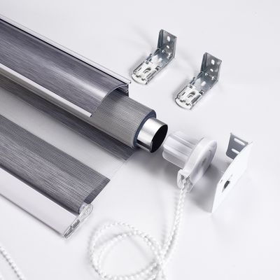 Style intelligent de zèbre de double couche d'abat-jour de fenêtre de nuit de jour avec le contrôle intelligent