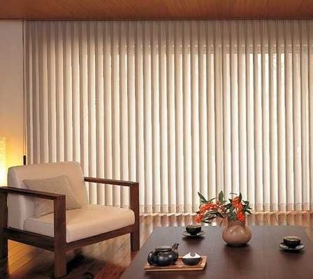 La verticale verticale verticale de rideau rêveur électrique aveugle le rideau blanc en panne d'électricité du sol au plafond de fenêtre de salon