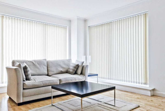 Lumière verticale rêveuse imperméable de rideau protégeant la fenêtre de flottement de chambre à coucher
