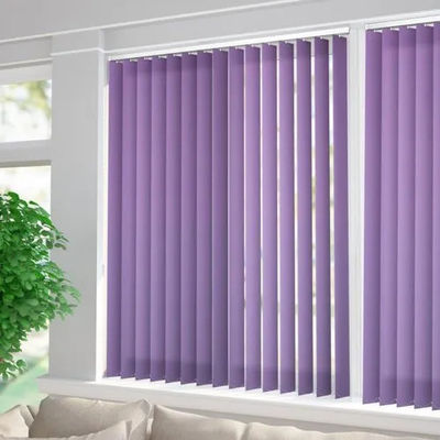 Chambre à coucher rêveuse électrique serrée légère de porte-fenêtre de balcon de rideau semi foncée